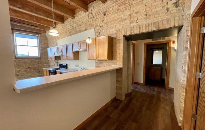 3 beds, 2 baths, 1,512 sqft, $2,800, Unit 406