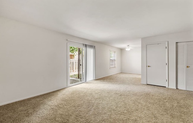 Living room in a 2-bedroom, 1-bath apartment at Briarwood Apartments, Columbus, IN.