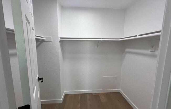 1 bed, 1 bath, 671 sqft, $2,410, Unit H033