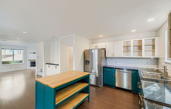 Stunning 3-Bed/1.75-Bath + Den Townhome with Hot Tub in Capitol Hill!