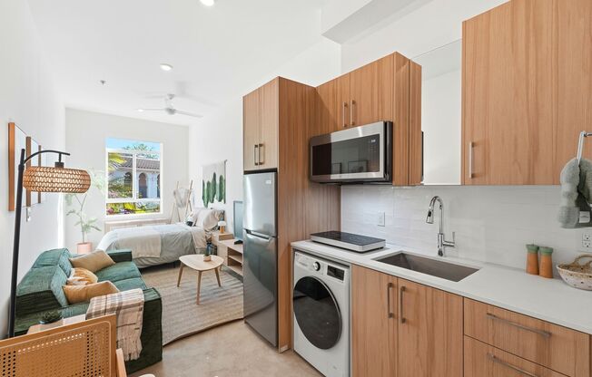 Studio, 1 bath, 218 sqft, $1,478, Unit 2-C