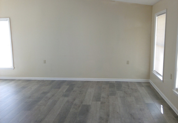 1314 MOBILE AVE