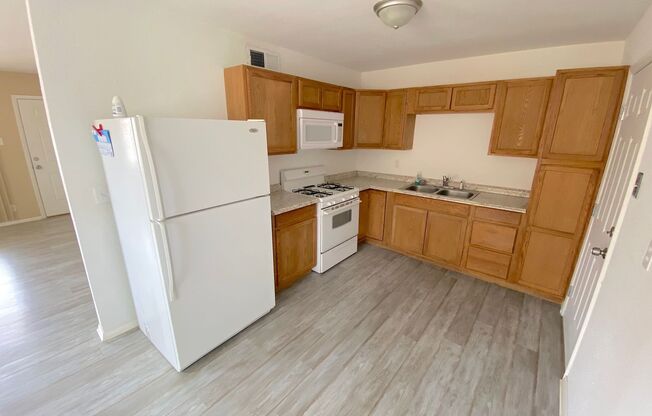 3 beds, 1 bath, $1,300