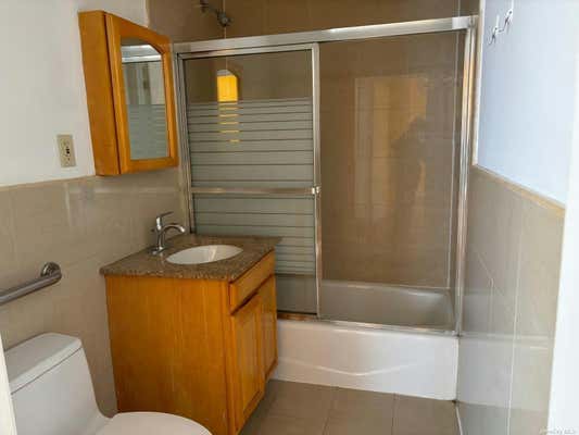 2 beds, 1 bath, $2,350, Unit 4I