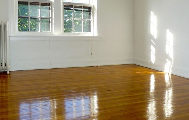 1 bed, 1 bath, 410 sqft, $1,005, Unit 24 - 326