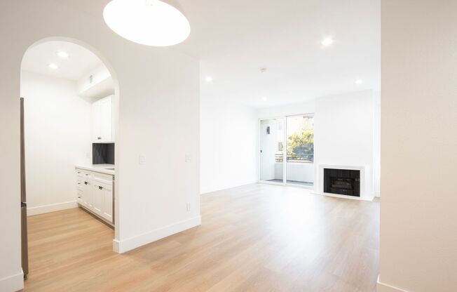 2 beds, 2 baths, $3,550, Unit 101