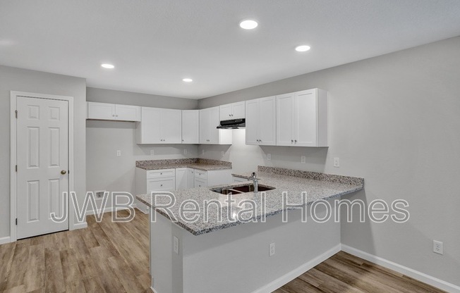 225 17 ST W