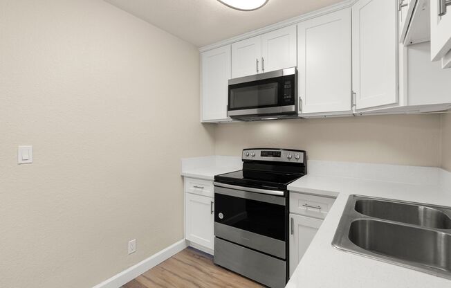 1 bed, 1 bath, 750 sqft, $1,750, Unit 24