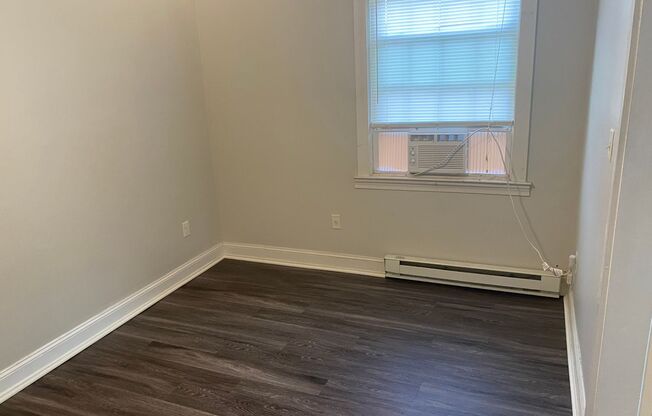 1 bed, 1 bath, 600 sqft, $995