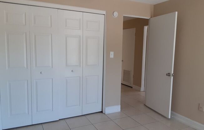 2 beds, 2 baths, 920 sqft, $1,245, Unit Unit # 607