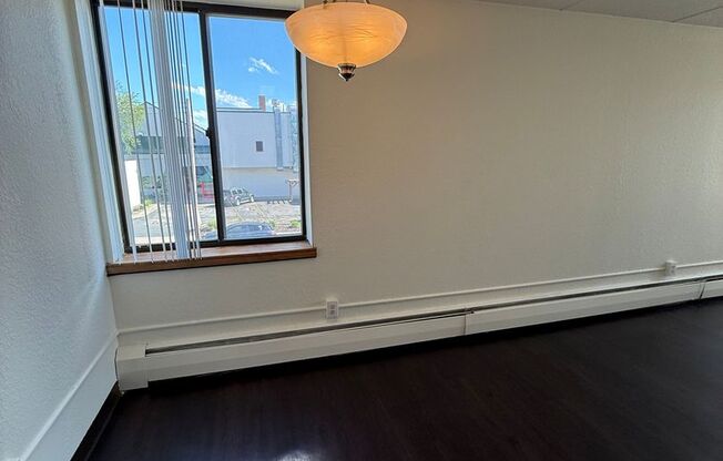2 beds, 1.5 baths, 893 sqft, $1,395, Unit 202
