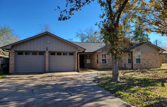 College Station - 4 Bedroom - 2 Bath with Spacious backyard!