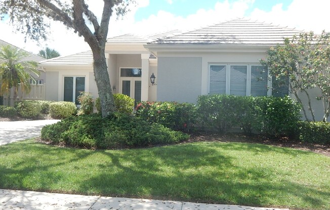 2/2 POOL HOME - ROSEDALE COUNTRY CLUB - CLOSE TO SHOPPING/BEACHES