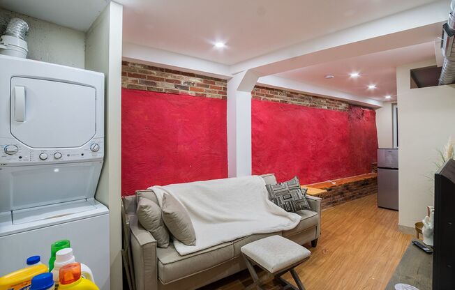 1122 E Passyunk Ave