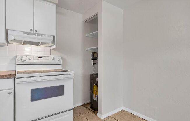 2 beds, 1 bath, $1,600