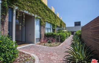 1 bed, 1 bath, 980 sqft, $3,400, Unit 114