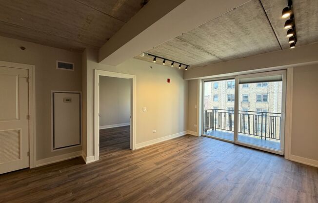 1 bed, 1 bath, 681 sqft, $2,475, Unit 952-504