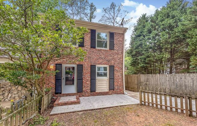 Spacious 2 BR/2.5 BA Townhome in Marietta – Prime Location Near I-75!