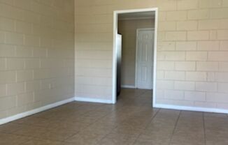 2 beds, 1 bath, $1,100, Unit POLK