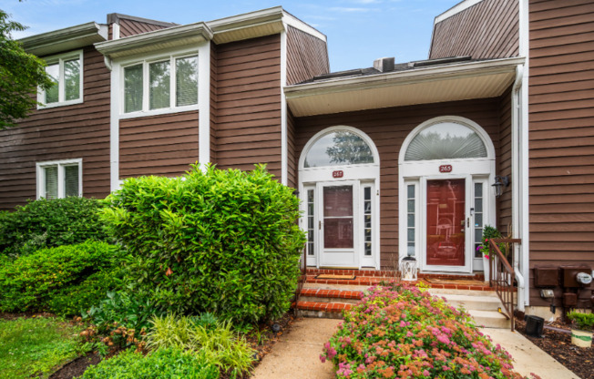 267 FOX RUN