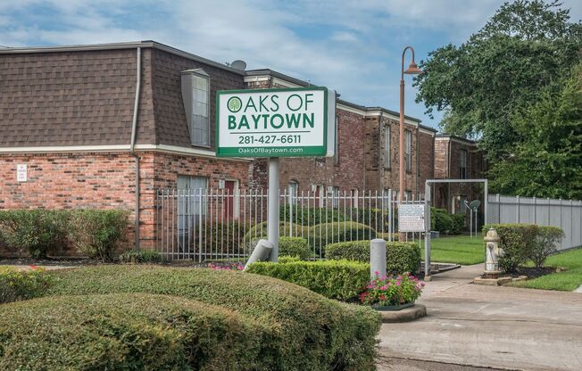 Oaks of Baytown Apartments