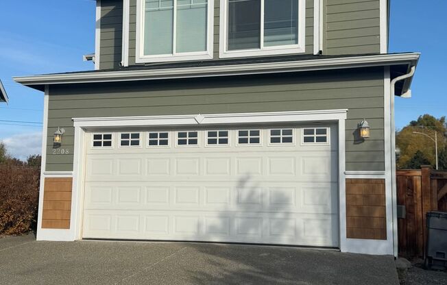 Beautiful Rental with Oversized Yard & Open Layout