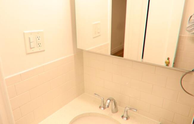 Studio, 1 bath, $2,500, Unit 3G