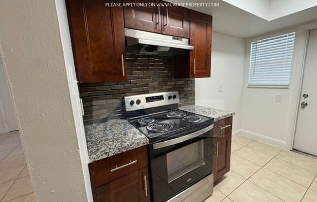 1 bed, 1 bath, 751 sqft, $1,725, Unit 5