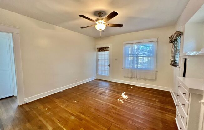 3 beds, 1 bath, $3,900