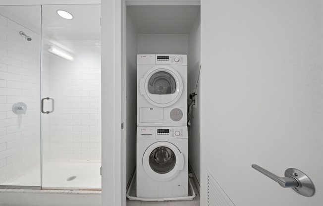 1 bed, 1 bath, 814 sqft, $3,400, Unit 410