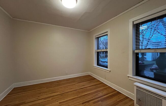 1 bed, 1 bath, 695 sqft, $1,695, Unit 810-1L