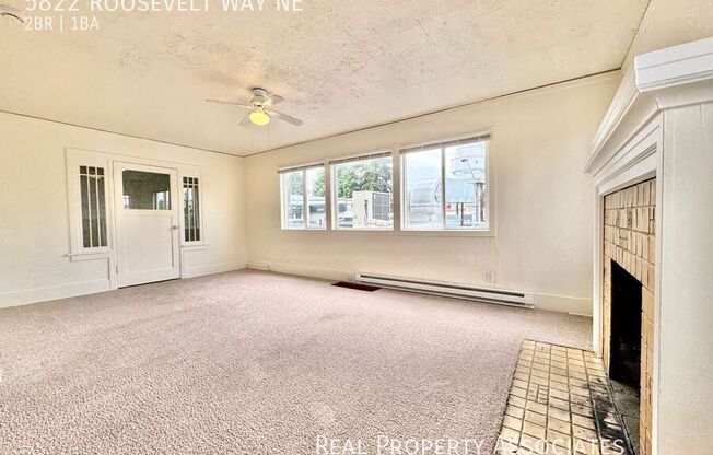 5822 ROOSEVELT WAY NE