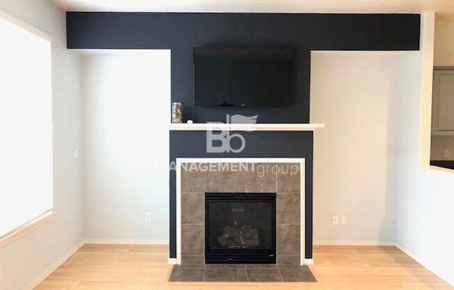 Half-off First Month's Rent! Updated Beaverton Townhome Close to Nike! Private Yard/Patio