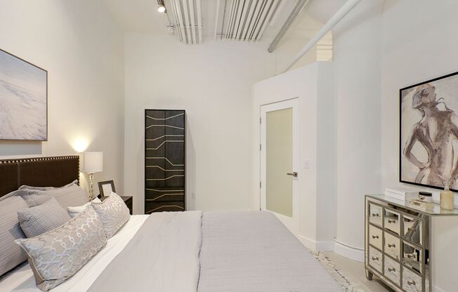 2 beds, 1 bath, 1,100 sqft, $2,700, Unit 407