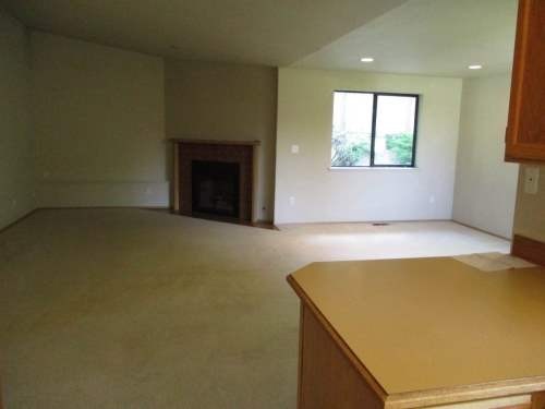 2 beds, 1 bath, $2,200