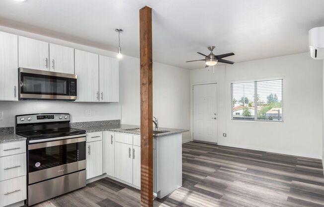 1 bed, 1 bath, 650 sqft, $1,350, Unit 17