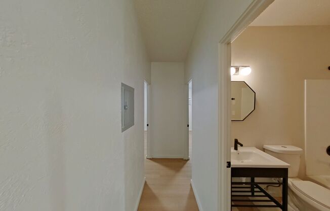 1 bed, 1 bath, 697 sqft, $800, Unit 29B Bedroom 2