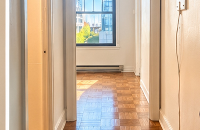 2 beds, 1 bath, 940 sqft, $2,595, Unit 604