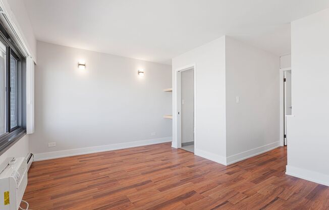 1 bed, 1.5 baths, 667 sqft, $2,400, Unit 16B