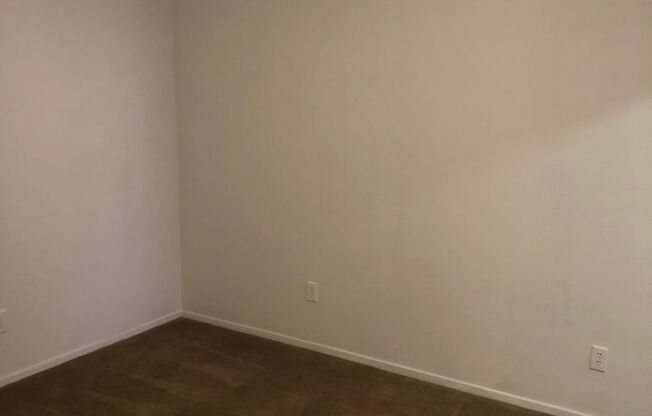 2 beds, 2 baths, $2,000, Unit # 204