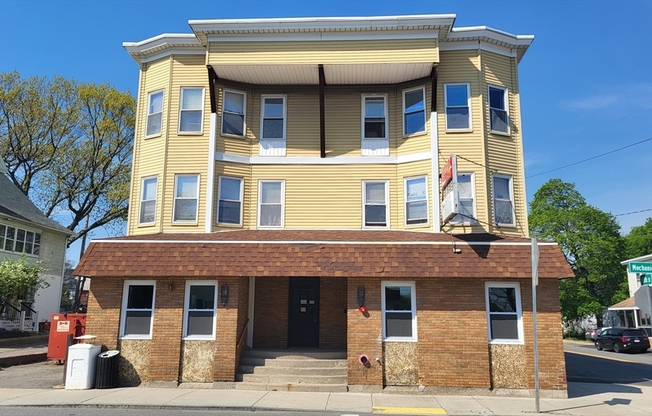 218 MECHANIC ST