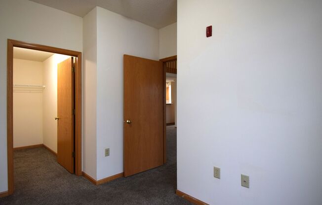 3 beds, 2 baths, 1,380 sqft, $2,345, Unit 8126-306