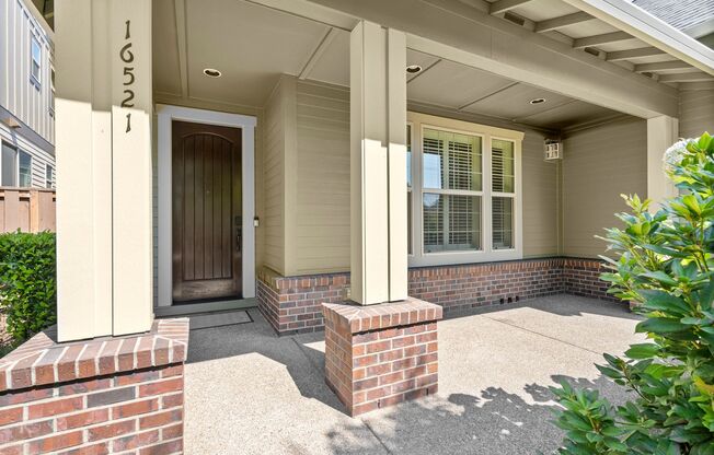 Stunning 3-Bedroom, 2.5-Bath Home in the Coveted Arbor Lakes Community