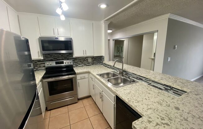 1 bed, 1 bath, 700 sqft, $2,245, Unit 212