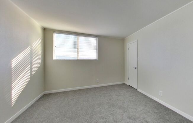 2 beds, 1 bath, 1,042 sqft, $3,440, Unit 212