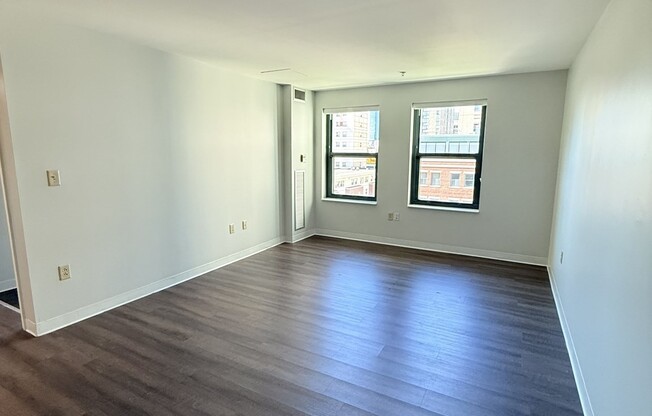 3 beds, 2 baths, 1,295 sqft, $4,900, Unit 612