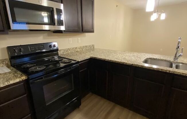 4 beds, 2 baths, 1,005 sqft, $1,450, Unit C303