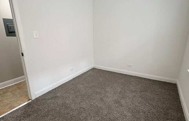 3 beds, 1 bath, 1,270 sqft, $1,350, Unit WW 201