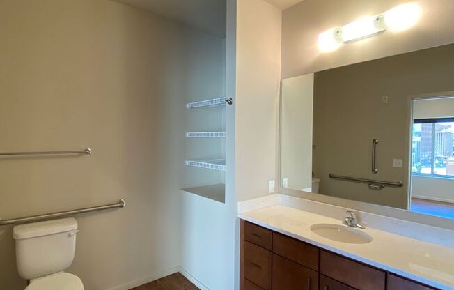 1 bed, 1 bath, 718 sqft, $1,280, Unit 375