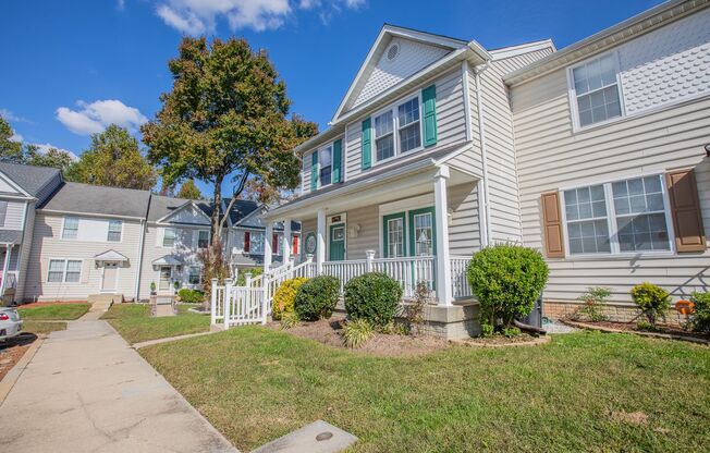 Beautiful 3 BR/2.5 BA EOG Townhome in Upper Marlboro!